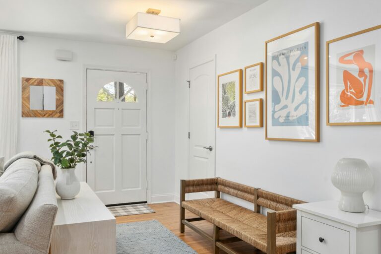 How to Create a Cozy Entryway That Says “Welcome Home”